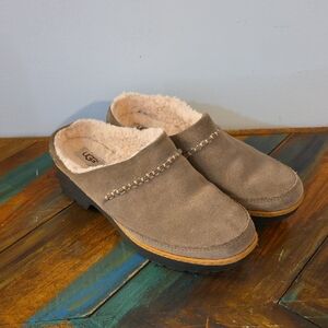 UGG Size Lynwood Waterproof Suede Leather Clog - Size 8